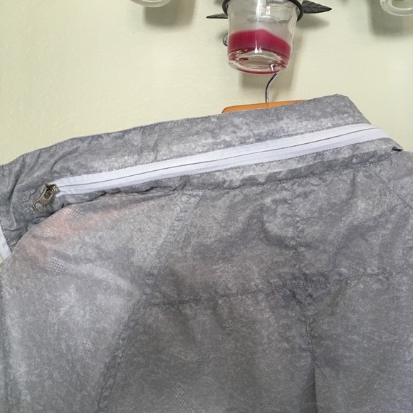 Lorna Jane light weight athletic jacket size xs - Picture 5 of 8